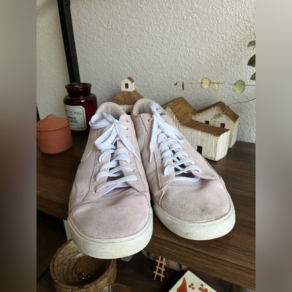 Nike Blazer Low in ‘Pink Foam’ - Picture 4 of 6